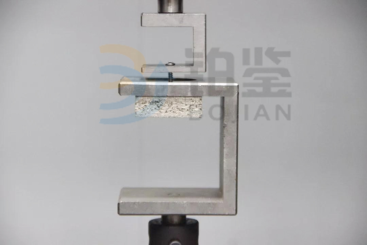 人造板板面握螺釘力試驗(yàn) 人造板板面握螺釘力試驗(yàn)